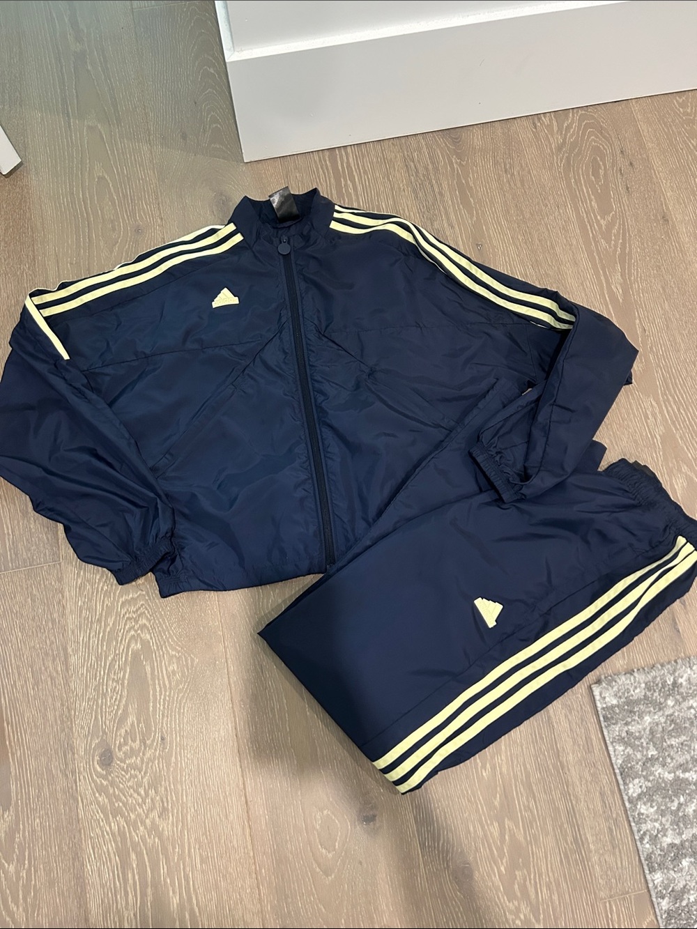 EUC Adidas XS track suit set